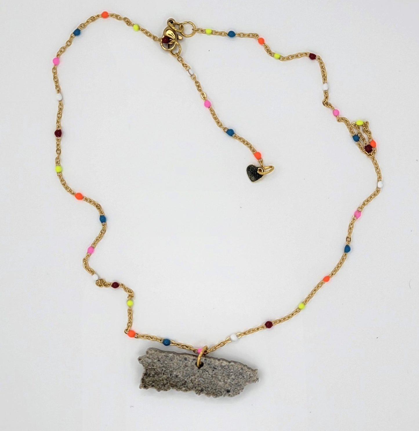 Collar de mapita de arena