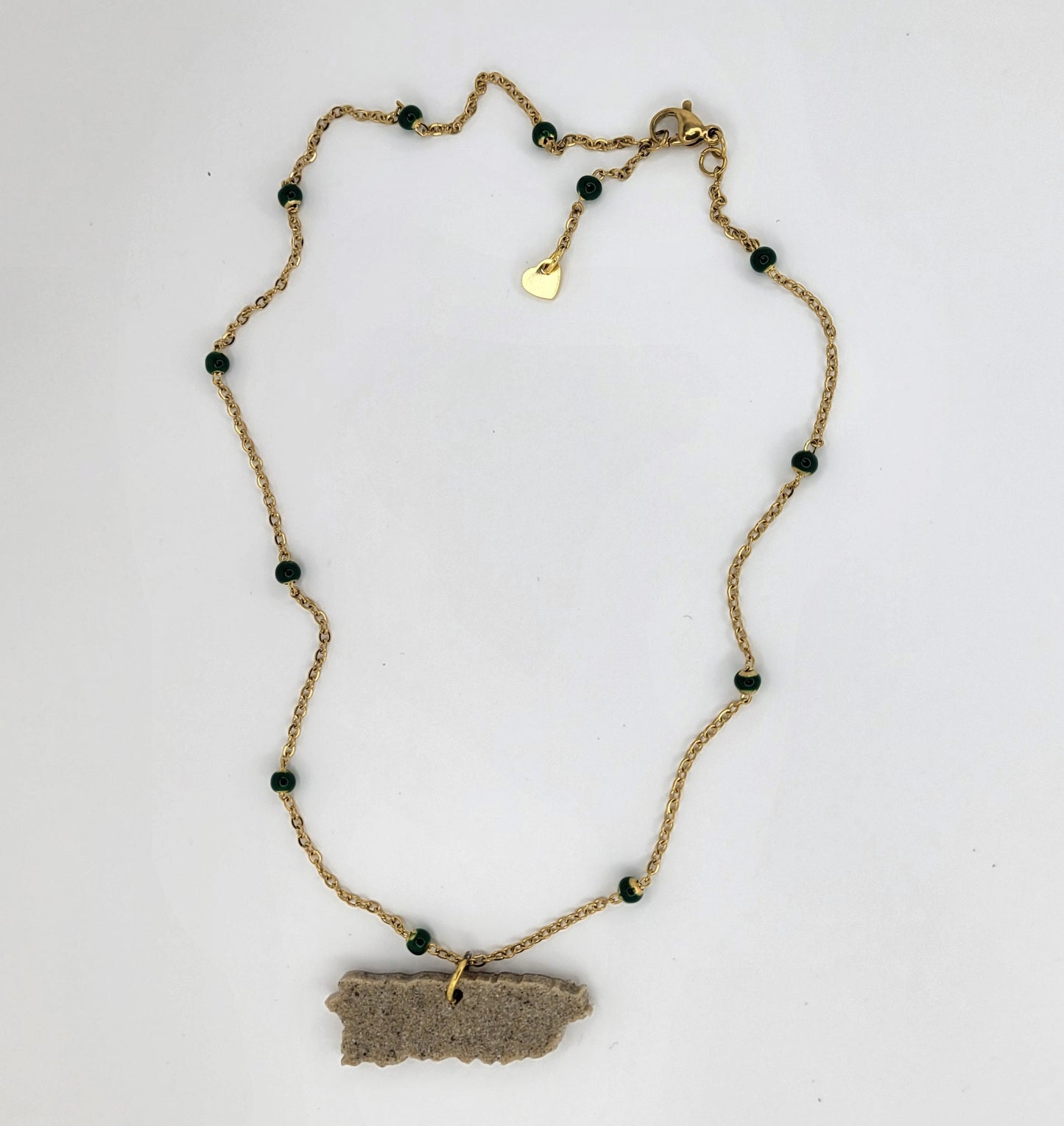 Collar de mapita de arena